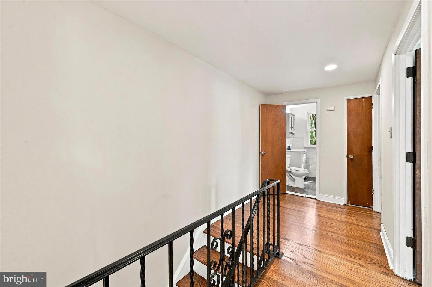 327 Greenwood Rd Property Photo 15