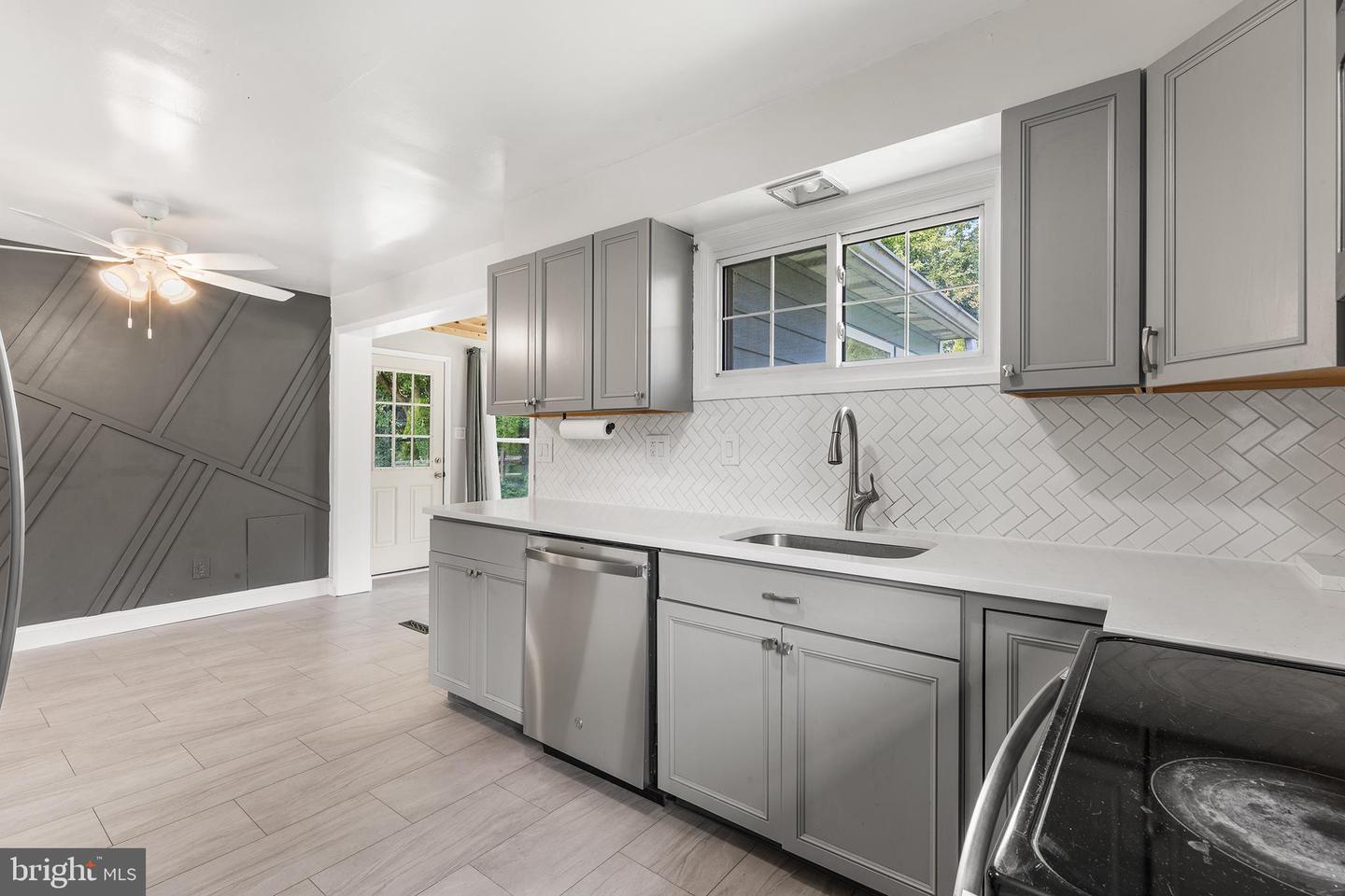 6 Meadowbrook Ln Property Photo 11