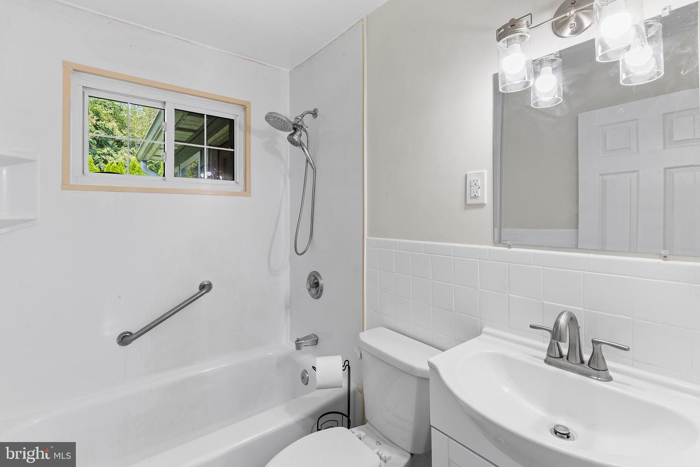 6 Meadowbrook Ln Property Photo 18