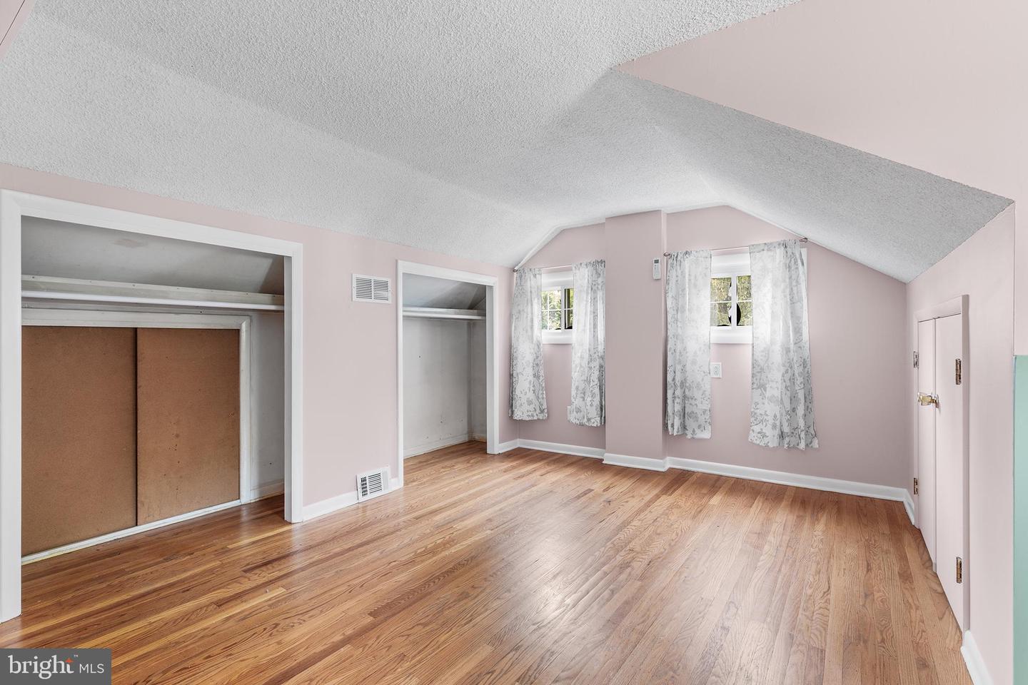 6 Meadowbrook Ln Property Photo 21