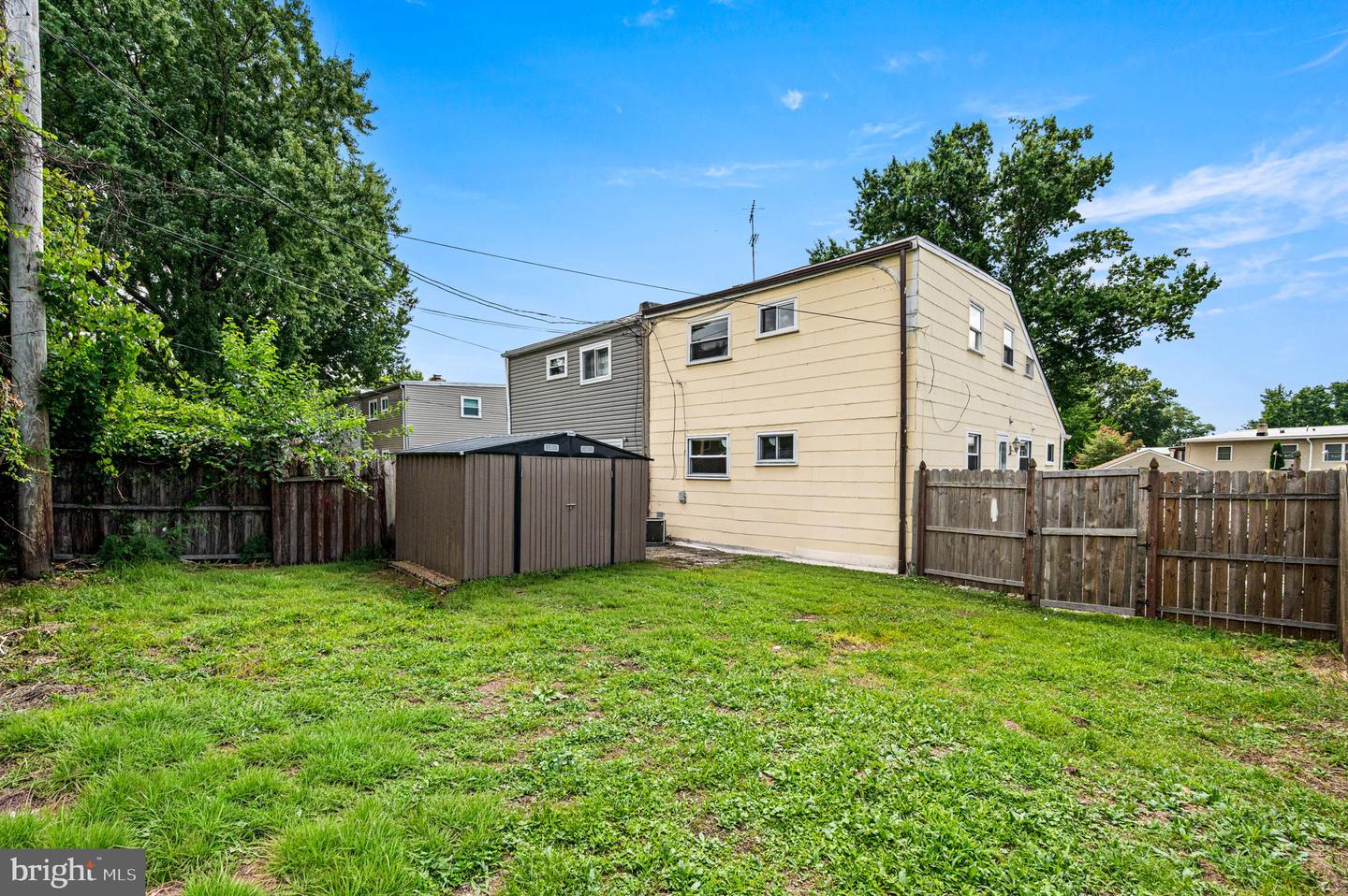622 E Winona Ave Property Photo 33