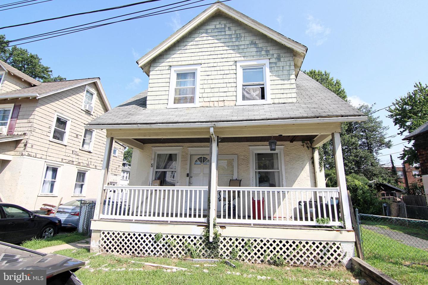 5 Florence Ave Property Photo 1