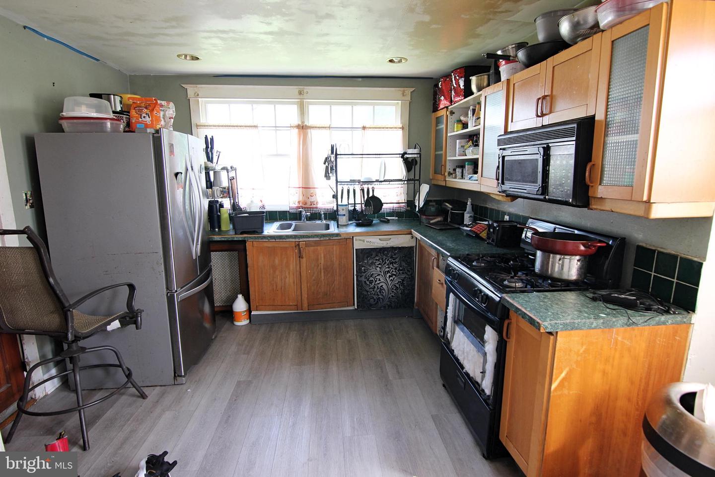 5 Florence Ave Property Photo 4