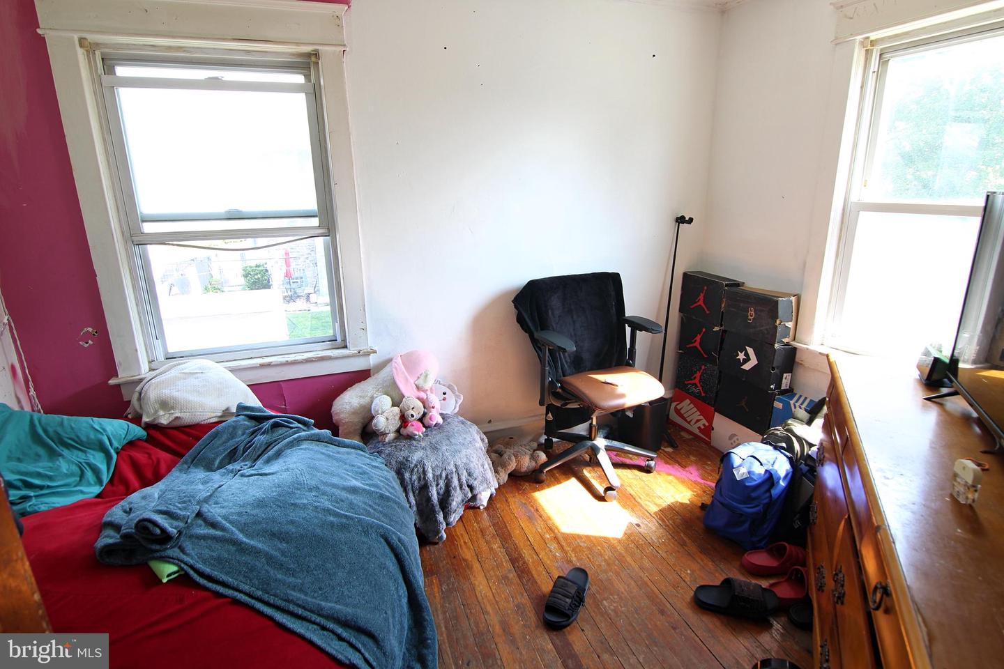 5 Florence Ave Property Photo 7