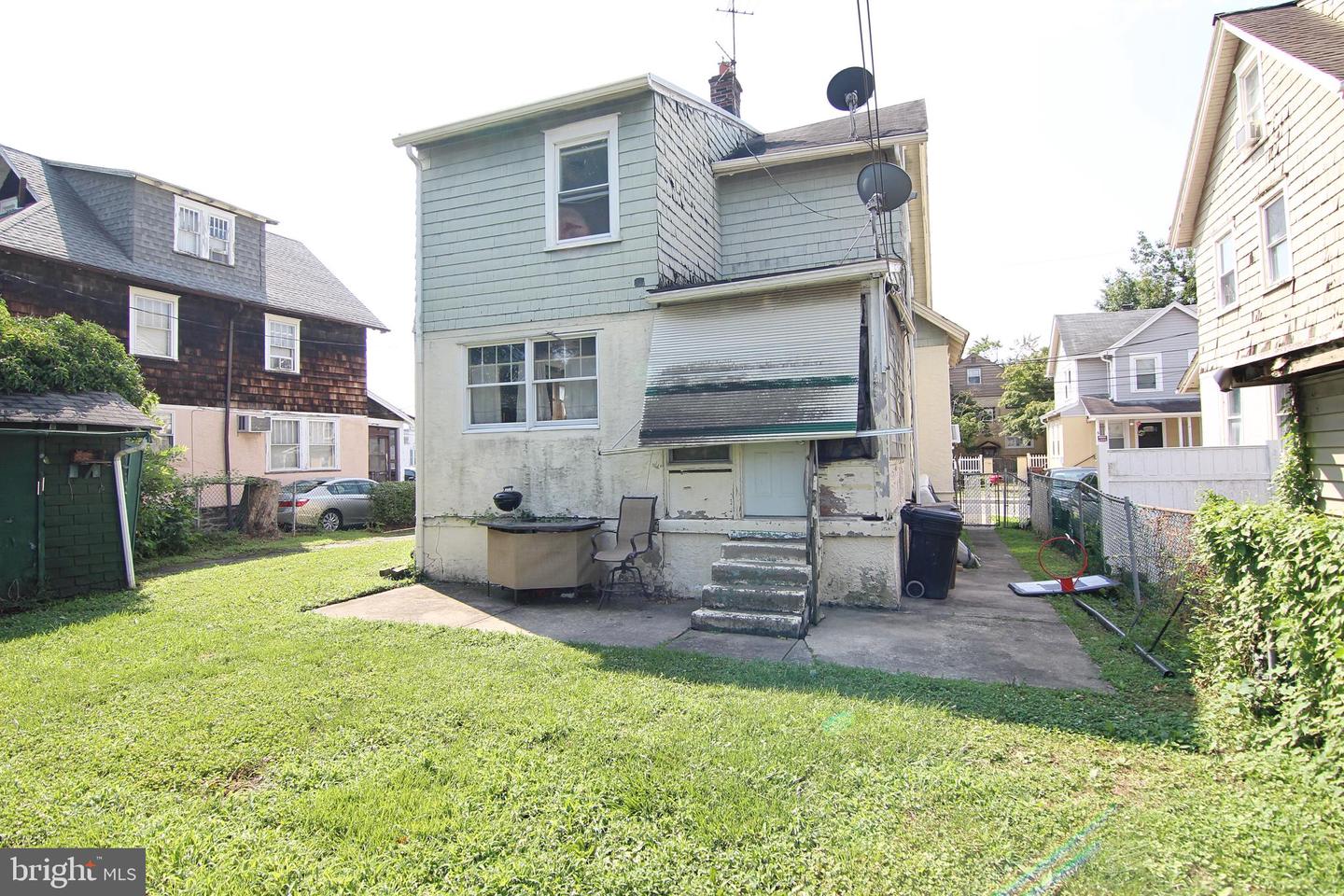 5 Florence Ave Property Photo 9