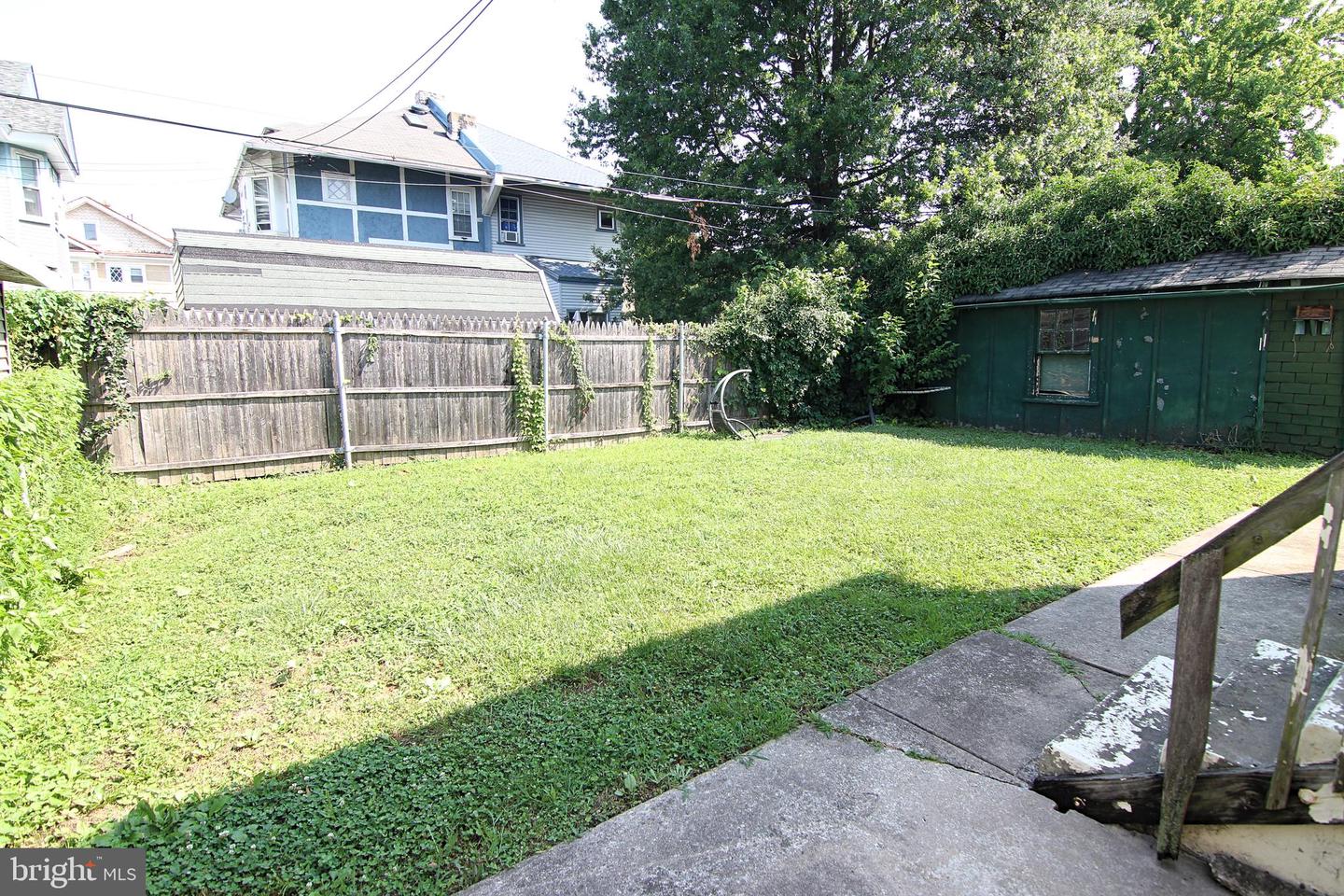 5 Florence Ave Property Photo 10