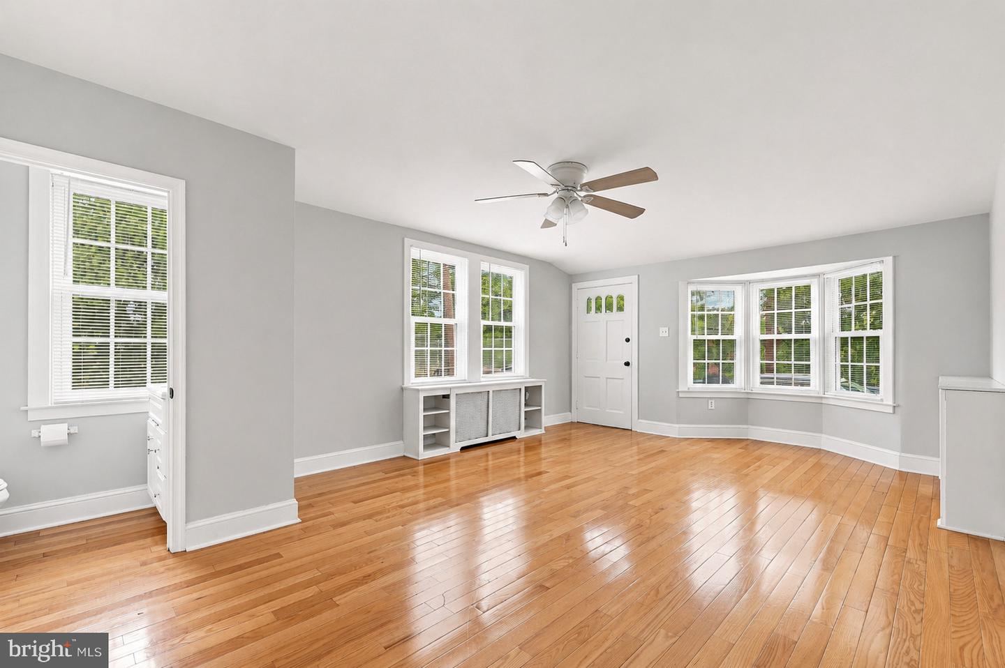102 Garrett Ave Property Photo 3