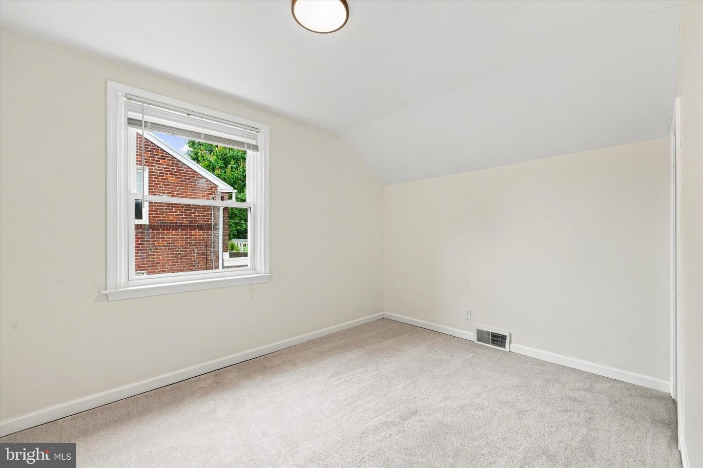320 Childs Ave Property Photo 15