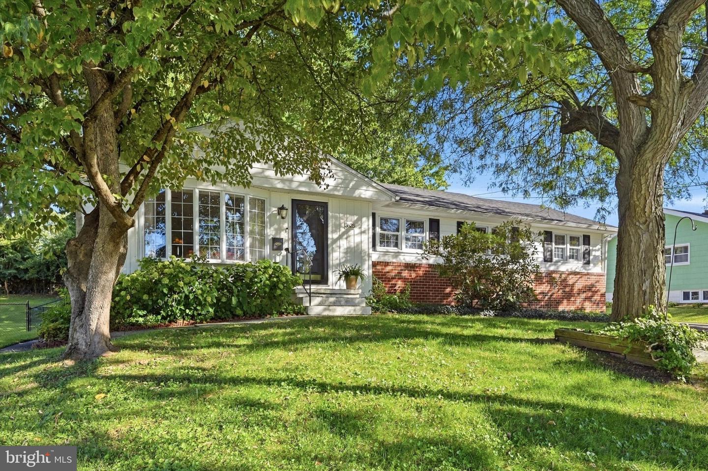 3625 N Clearwater Ln Property Photo 1