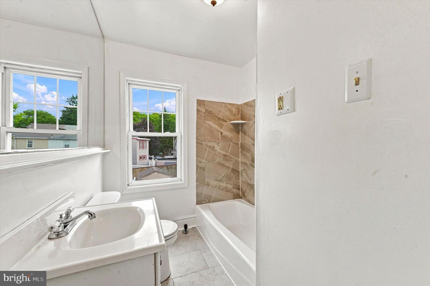 122 Wilson Ave Property Photo 11