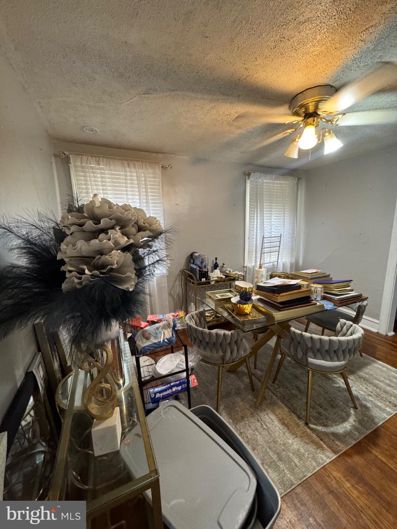 164 Fairview Ave Property Photo 6