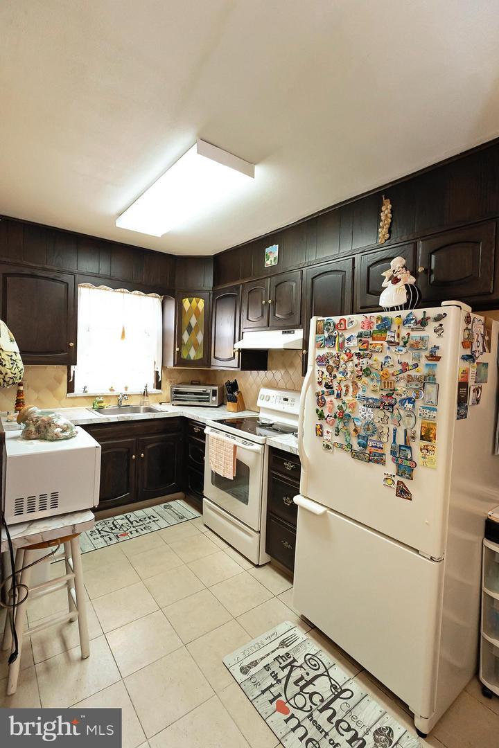 745 Fairfax Rd Property Photo 17