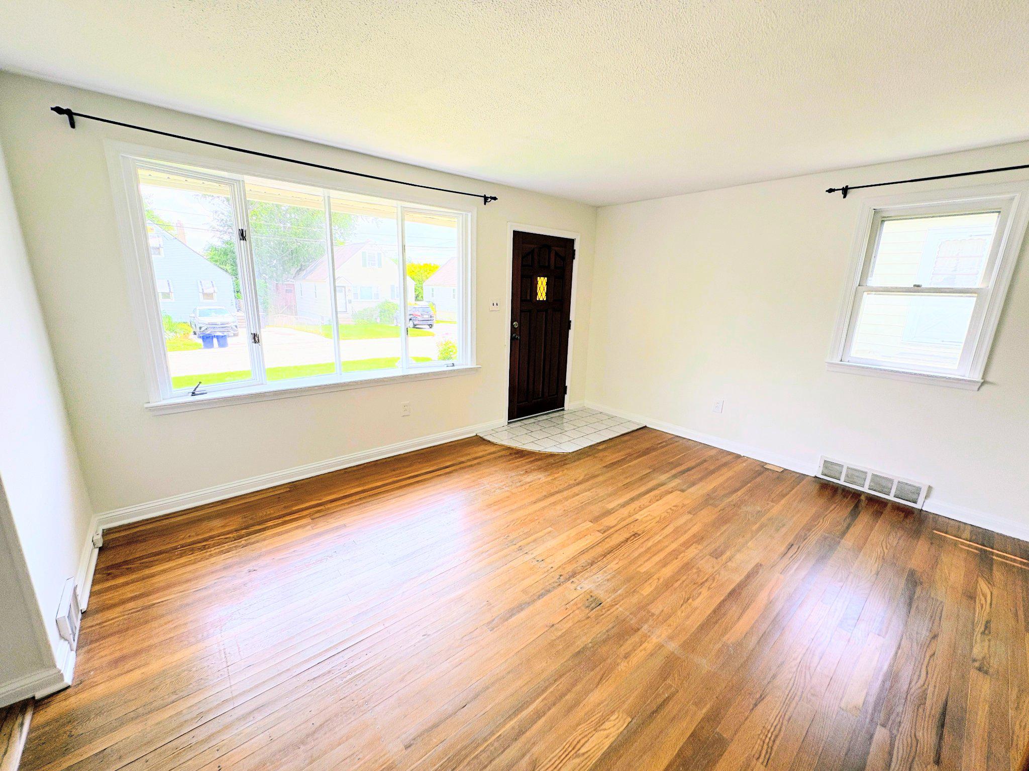 82 2nd Ave Property Photo 3