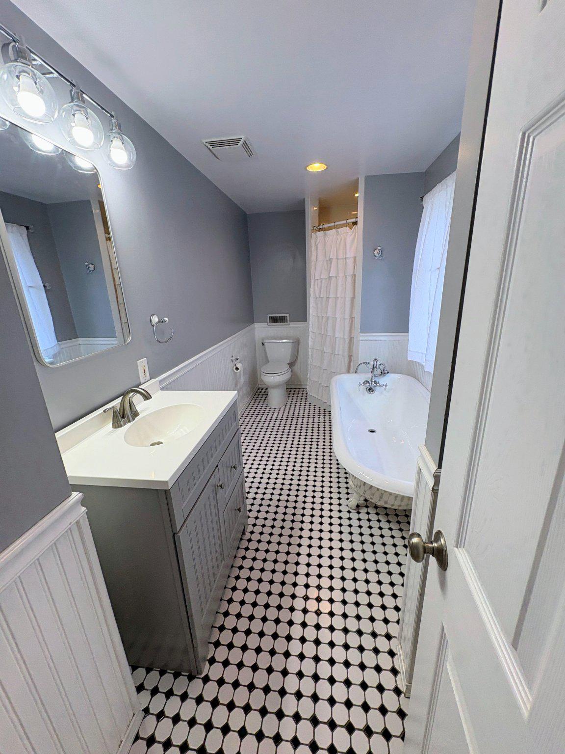 82 2nd Ave Property Photo 11