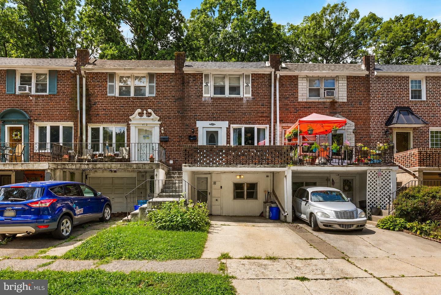 614 N Sycamore Ave Property Photo 1