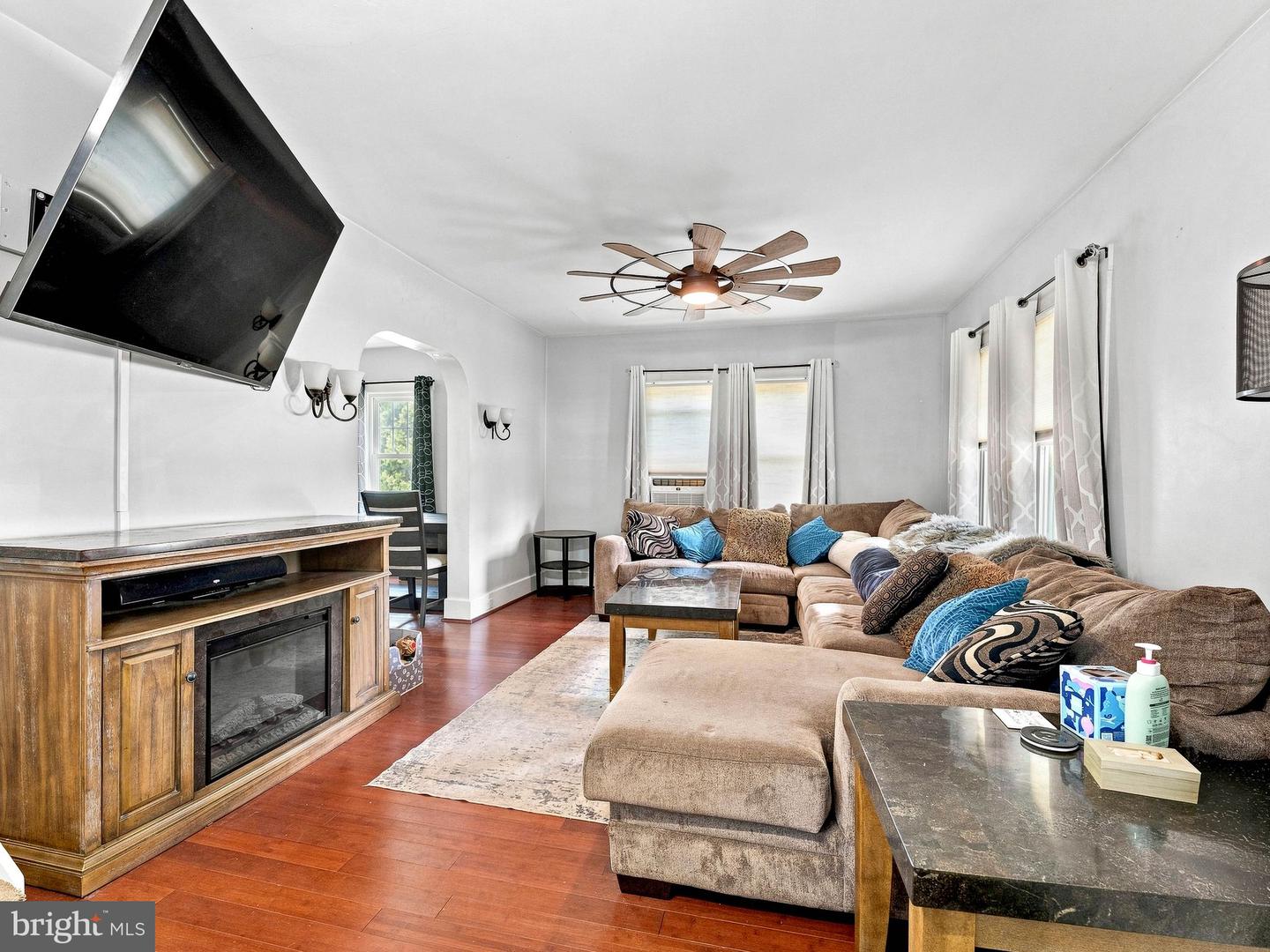 321 Sycamore Ave Property Photo 4