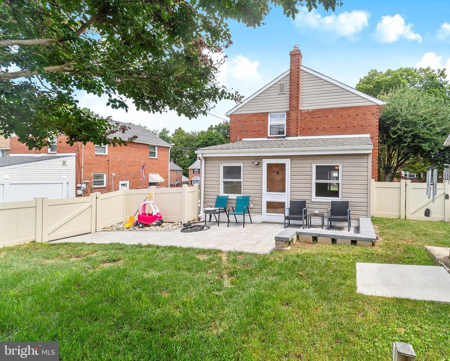 414 Dalmas Ave Property Photo 2