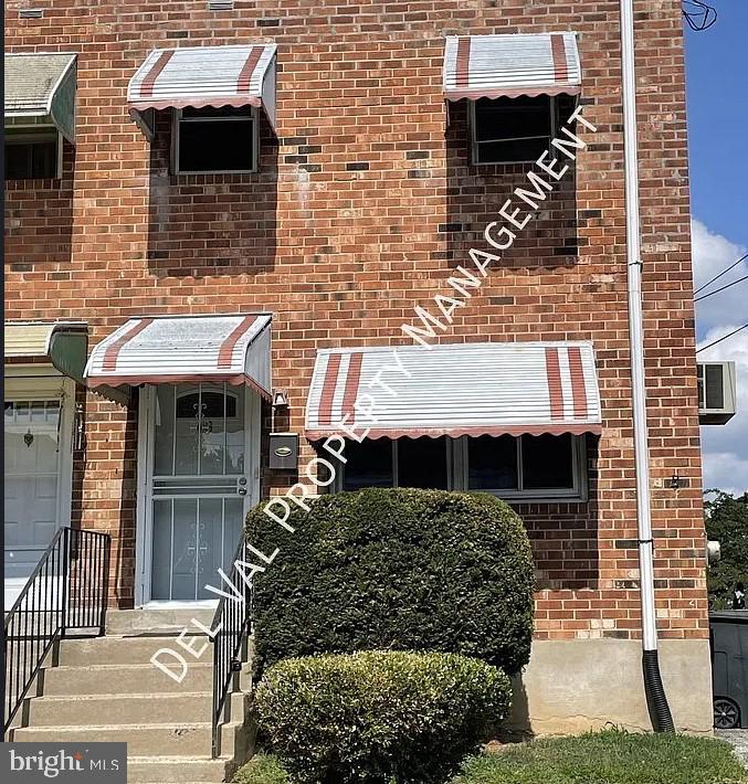 409 Jackson Ave Property Photo 2