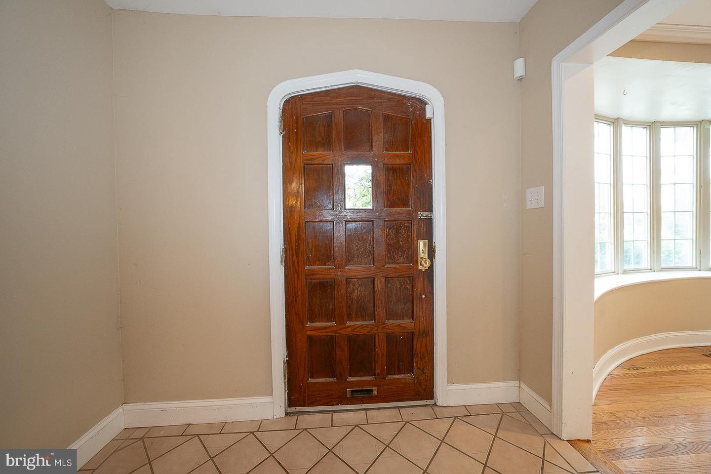 1216 Lindale Ave Property Photo 7