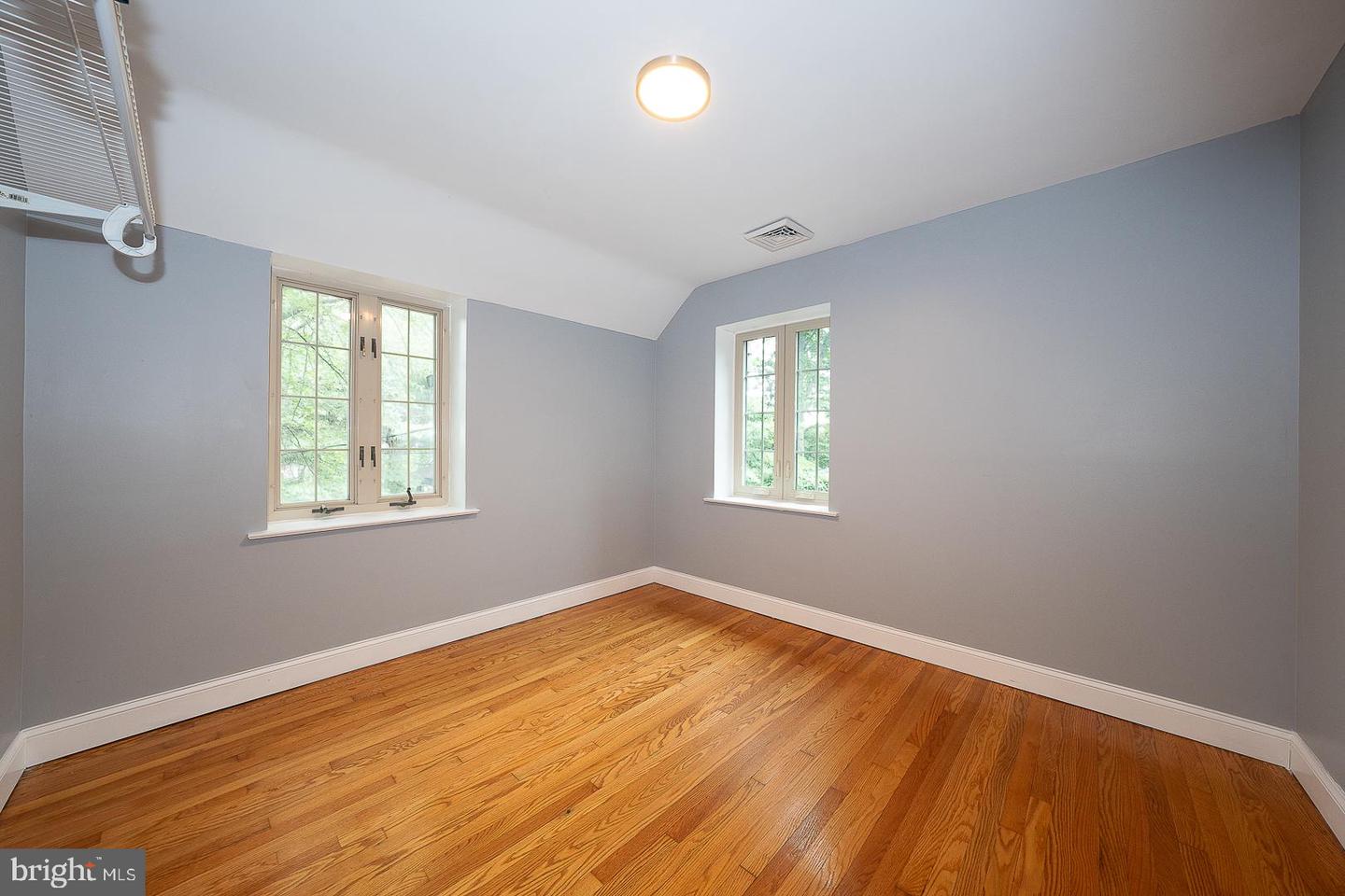 1216 Lindale Ave Property Photo 38