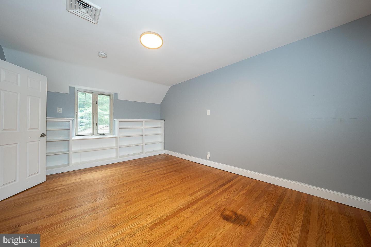 1216 Lindale Ave Property Photo 44