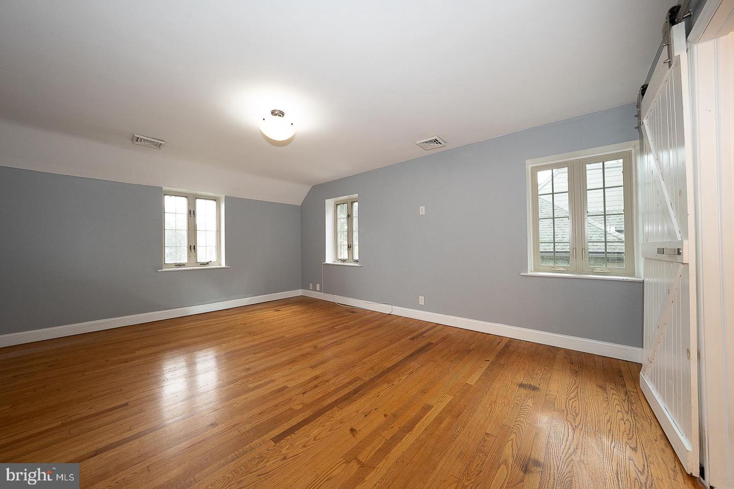 1216 Lindale Ave Property Photo 52