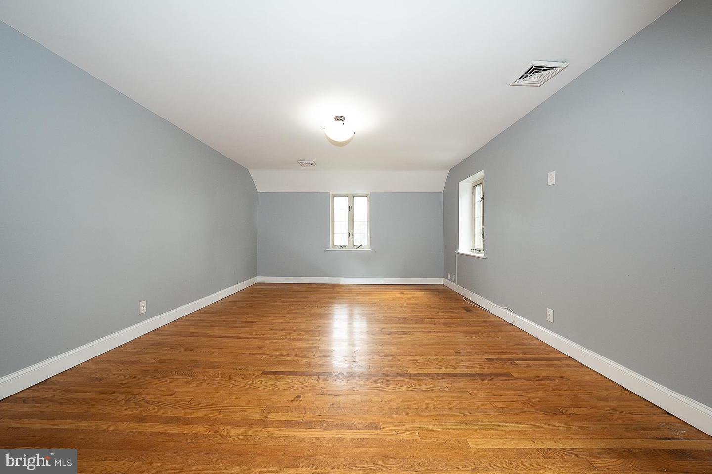 1216 Lindale Ave Property Photo 57