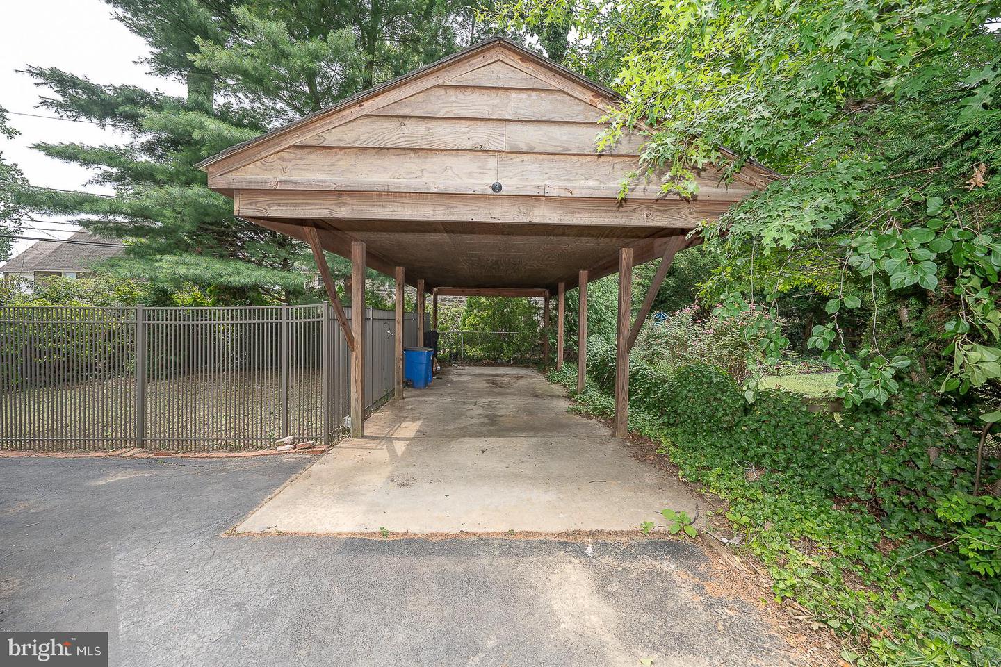 1216 Lindale Ave Property Photo 64