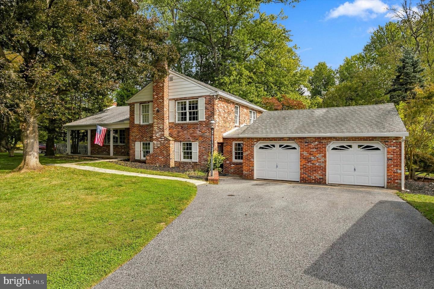 247 Yarmouth Ln Property Photo 1