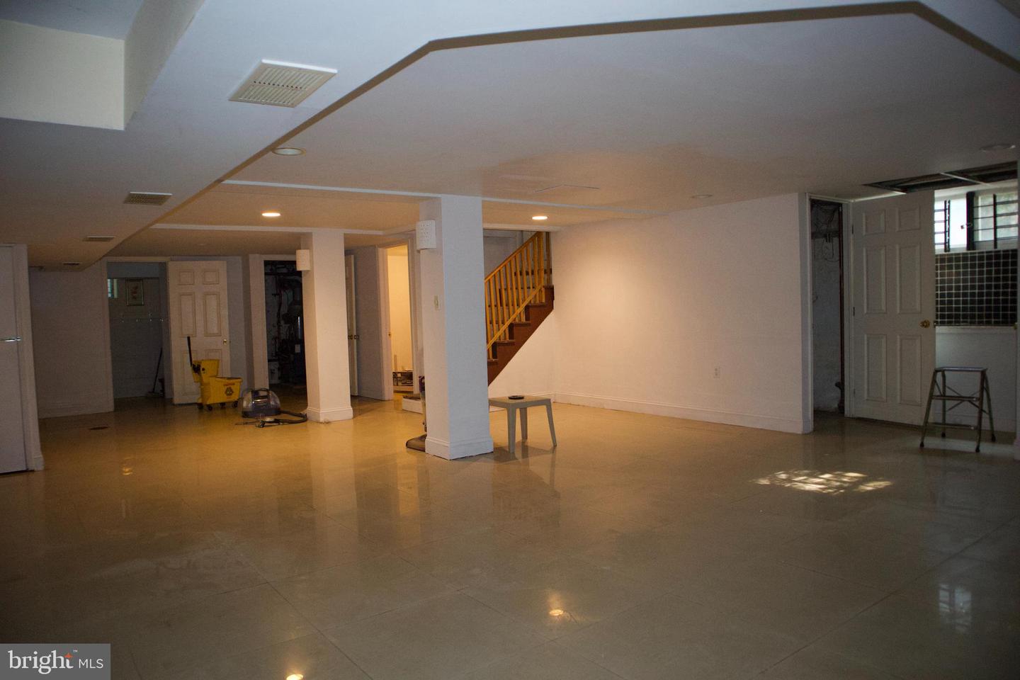 514 Beverly Blvd Property Photo 16