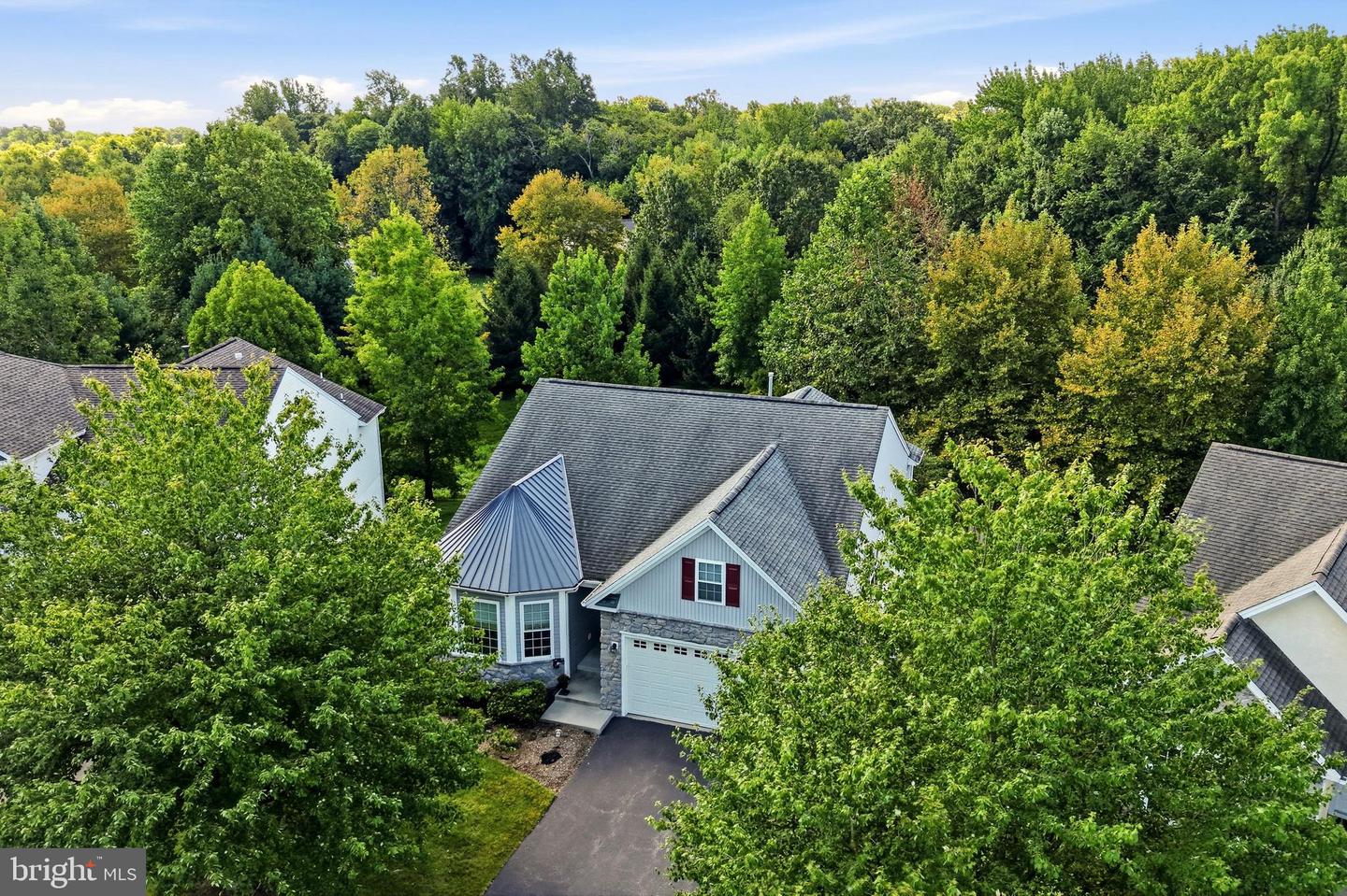 1715 Magnolia Ct Property Photo 3