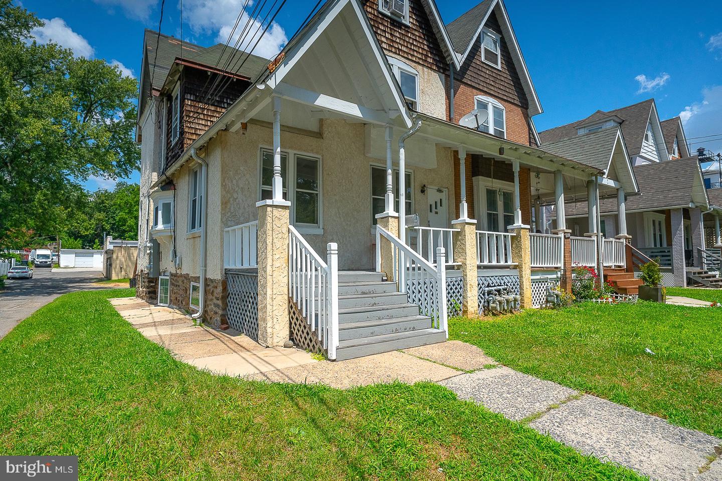 1124 Spring St Property Photo 3
