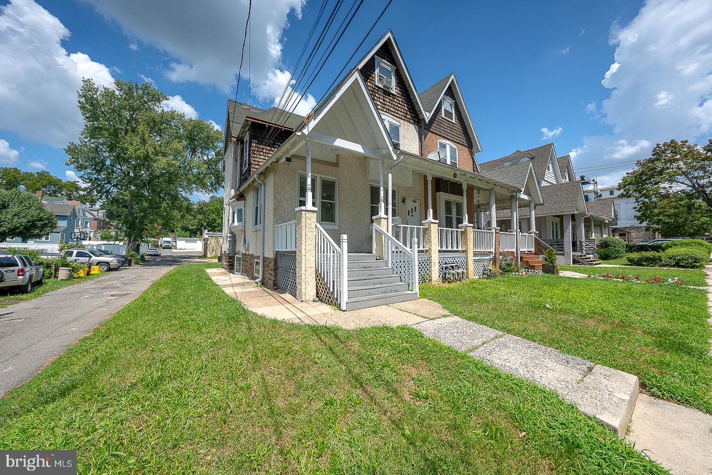 1124 Spring St Property Photo 4
