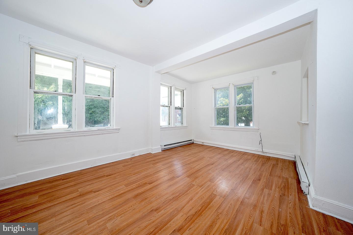 1124 Spring St Property Photo 9