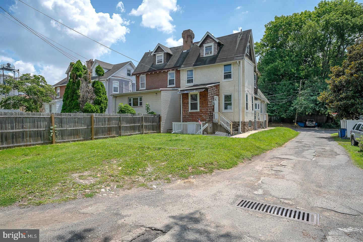 1124 Spring St Property Photo 49