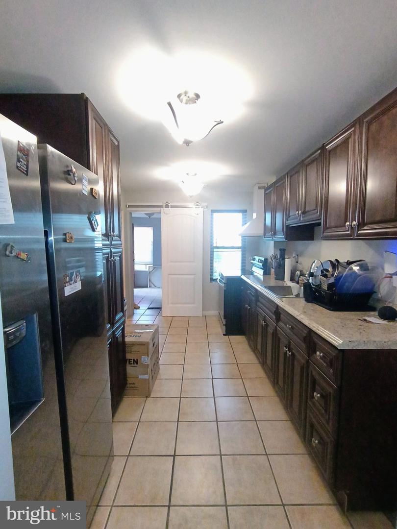 1119 Washington St Property Photo 3