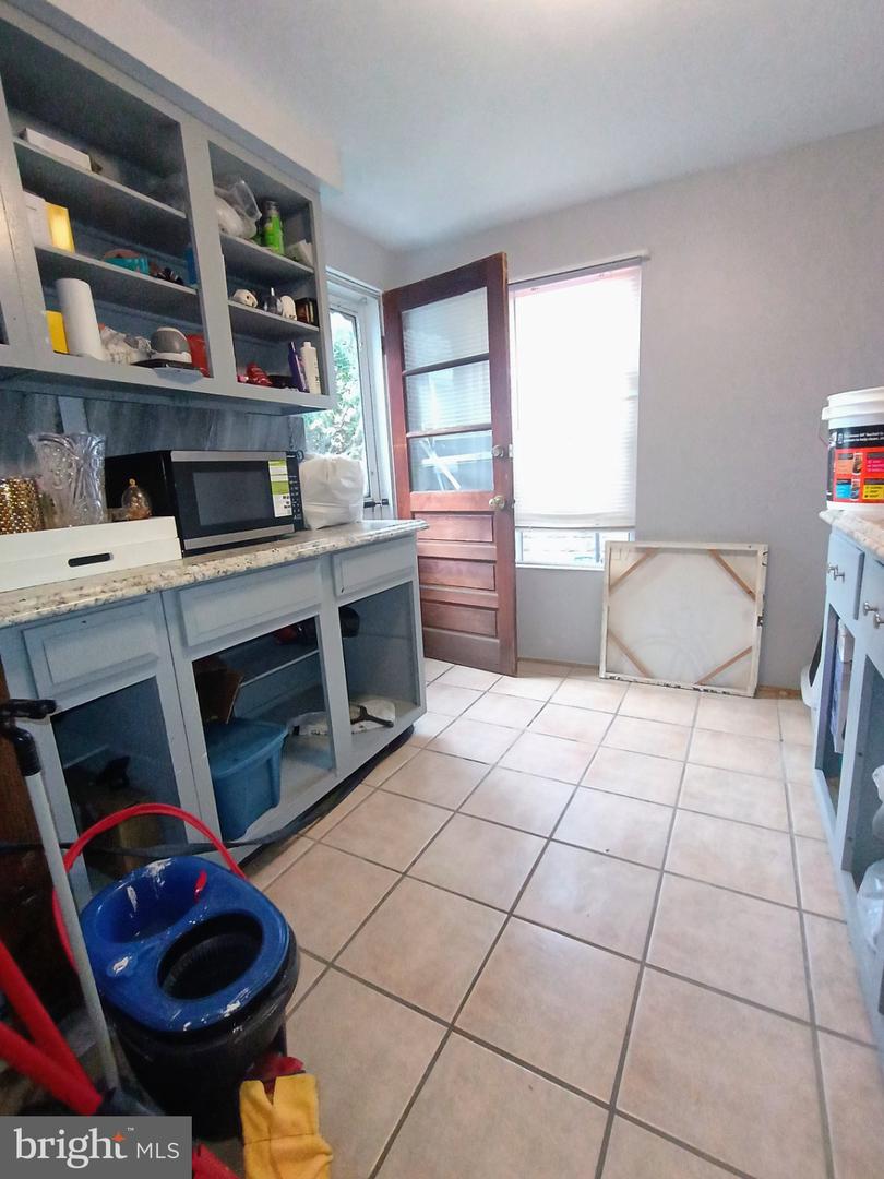 1119 Washington St Property Photo 7