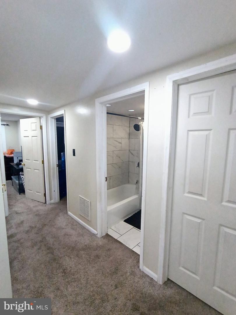 1119 Washington St Property Photo 8