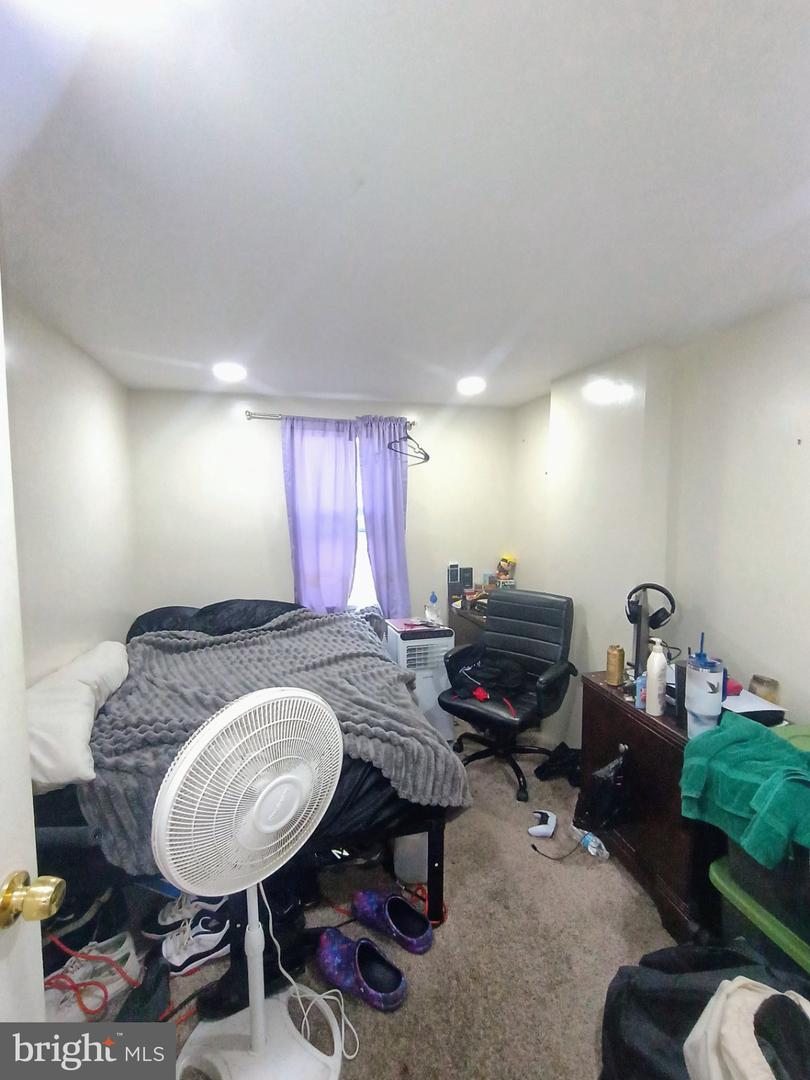 1119 Washington St Property Photo 13