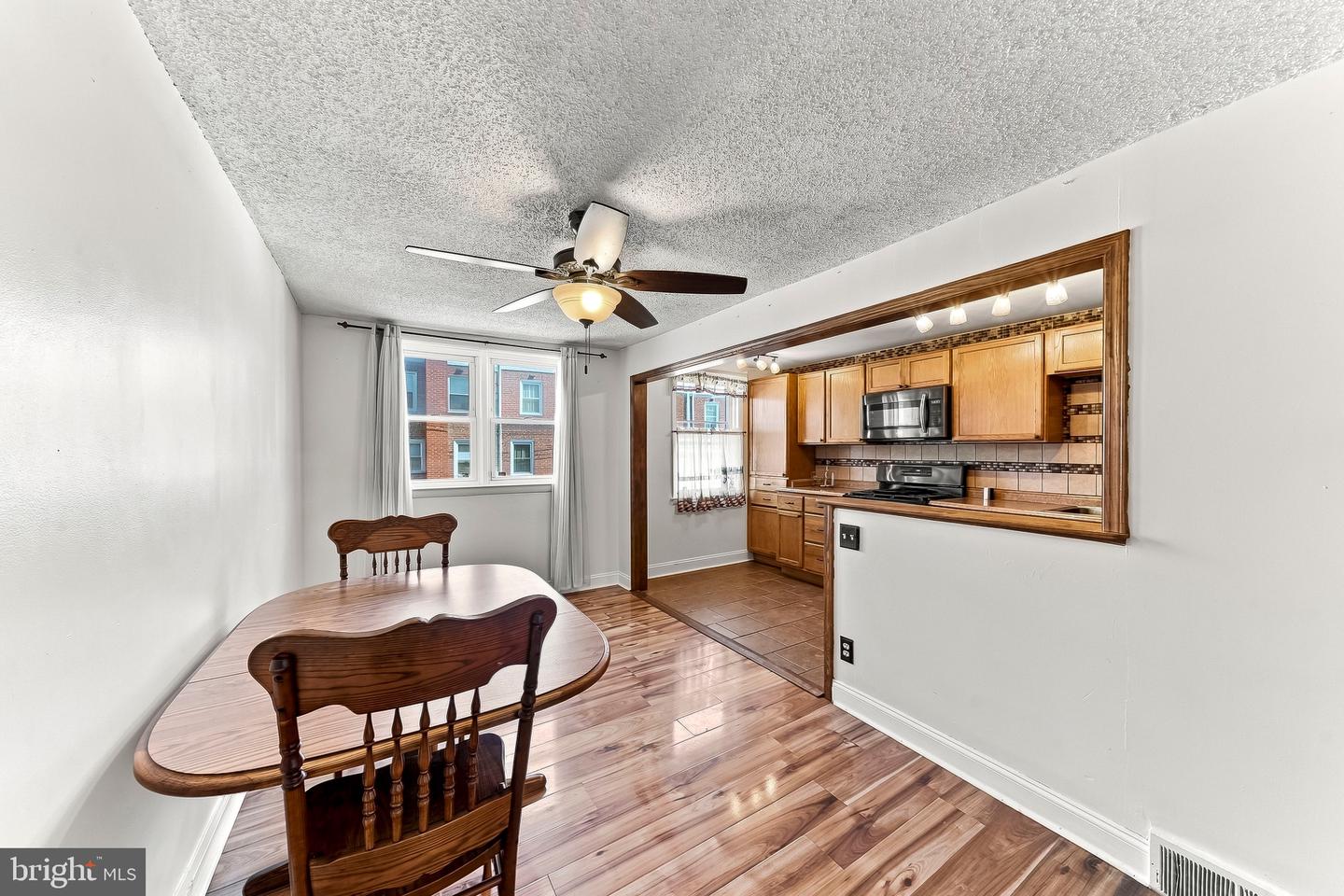 231 W Wyncliffe Ave Property Photo 10