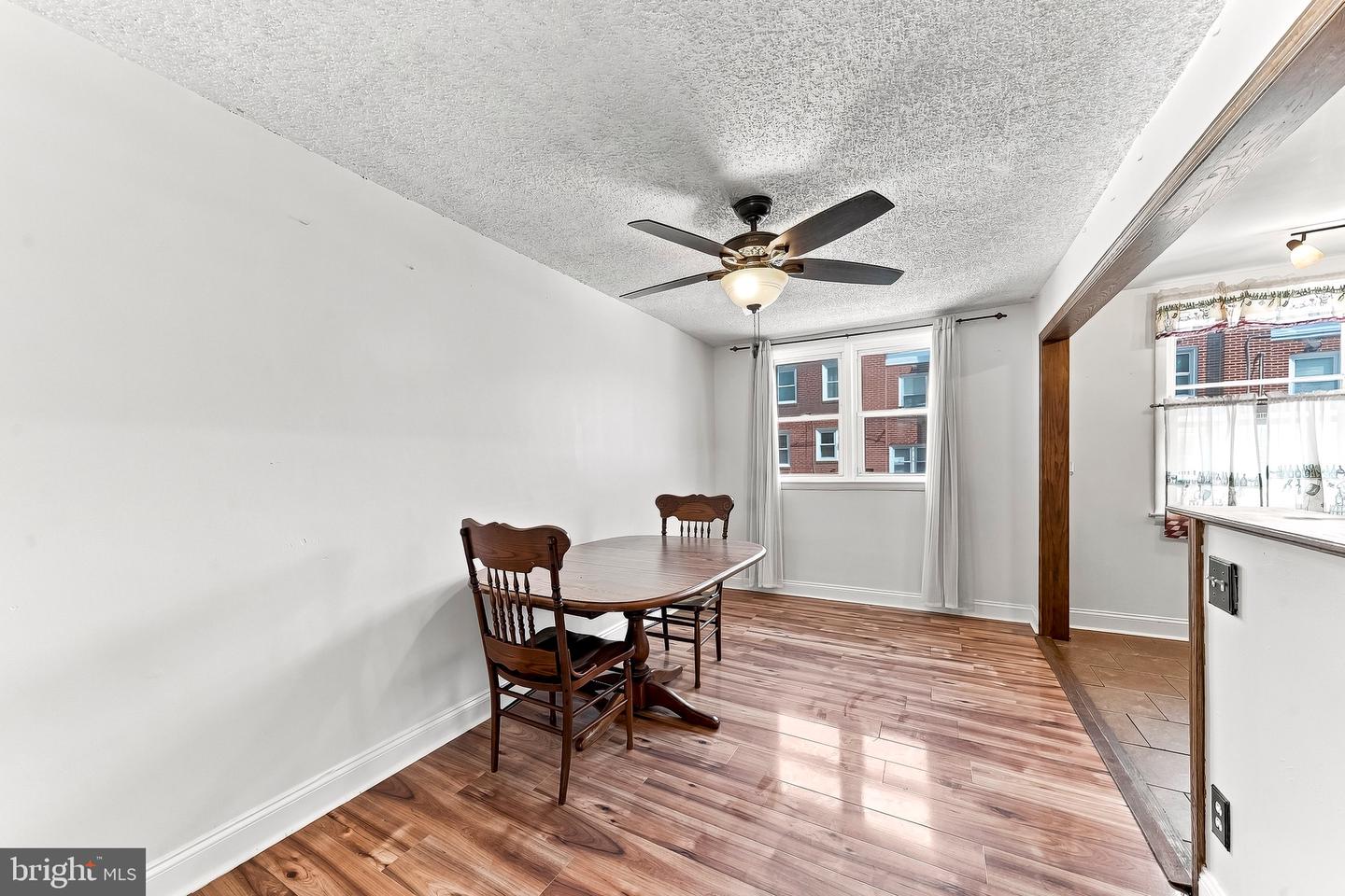231 W Wyncliffe Ave Property Photo 11