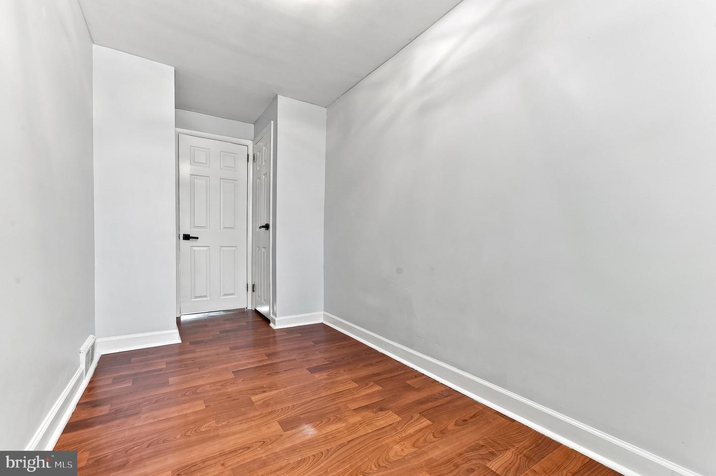 231 W Wyncliffe Ave Property Photo 18