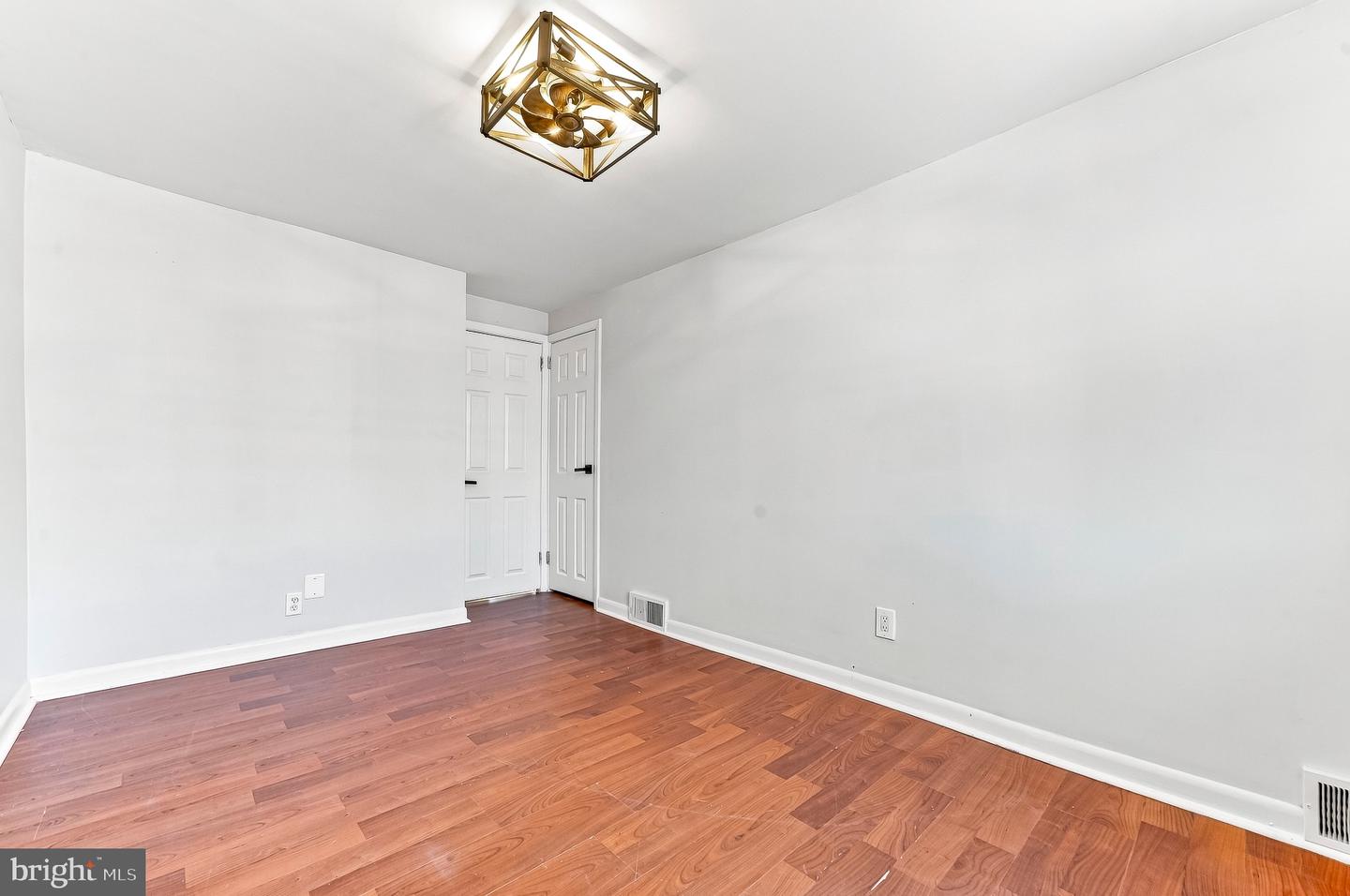 231 W Wyncliffe Ave Property Photo 21