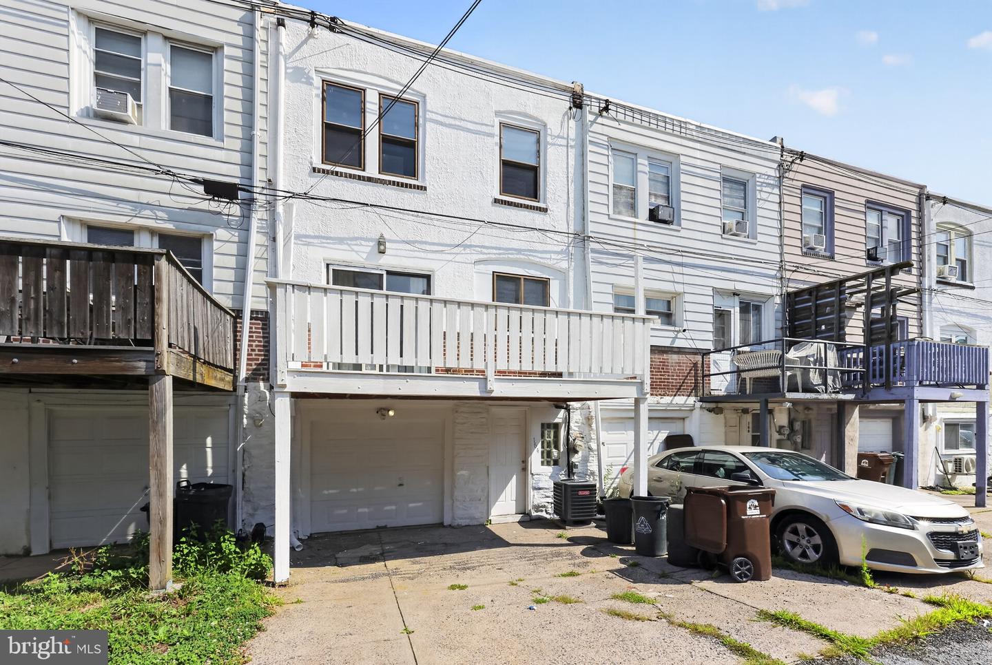 164 Blackburn Ave Property Photo 4