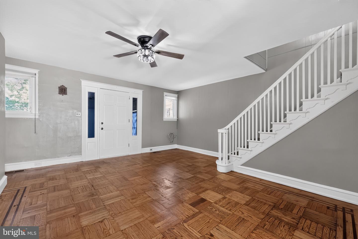 164 Blackburn Ave Property Photo 7