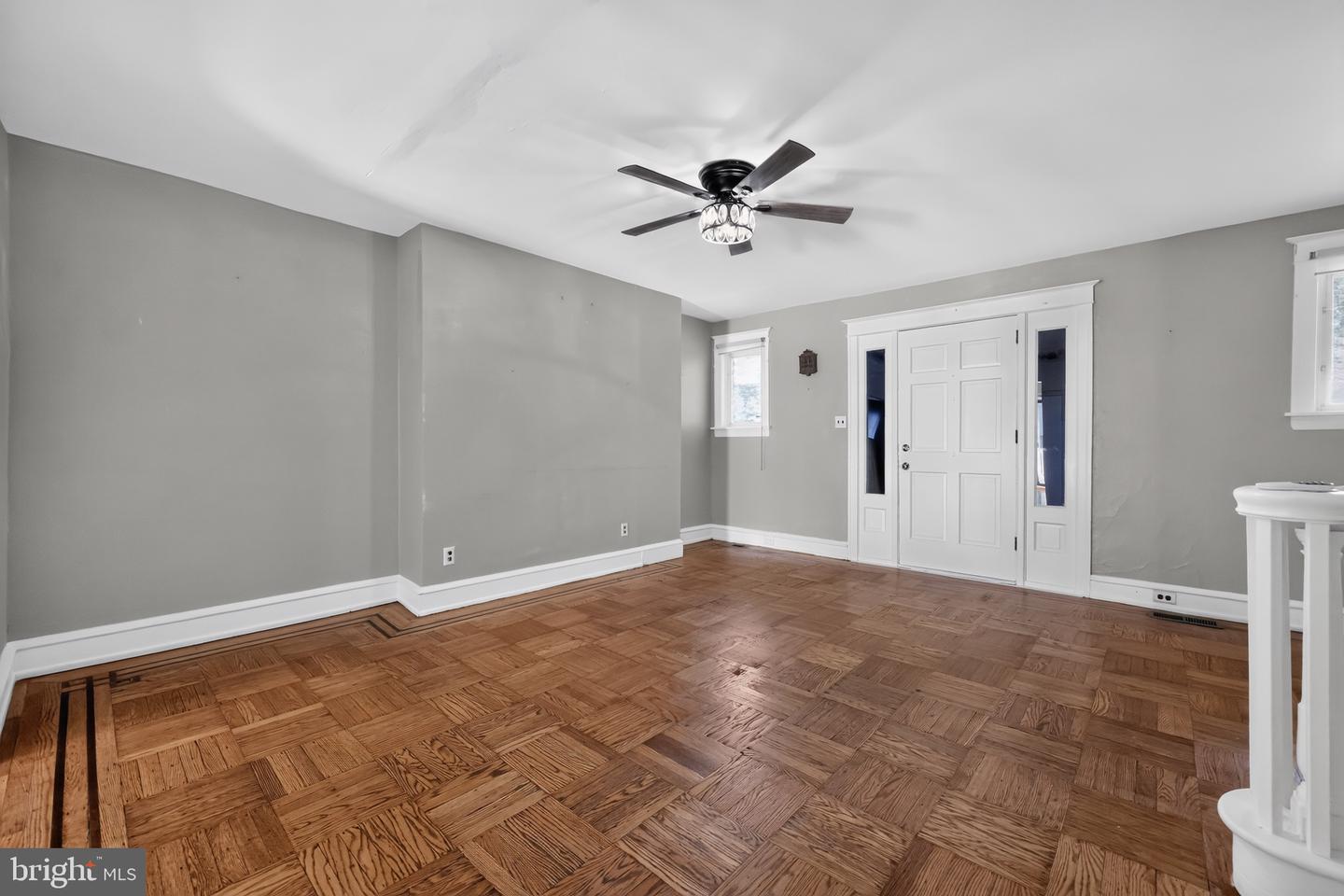 164 Blackburn Ave Property Photo 8