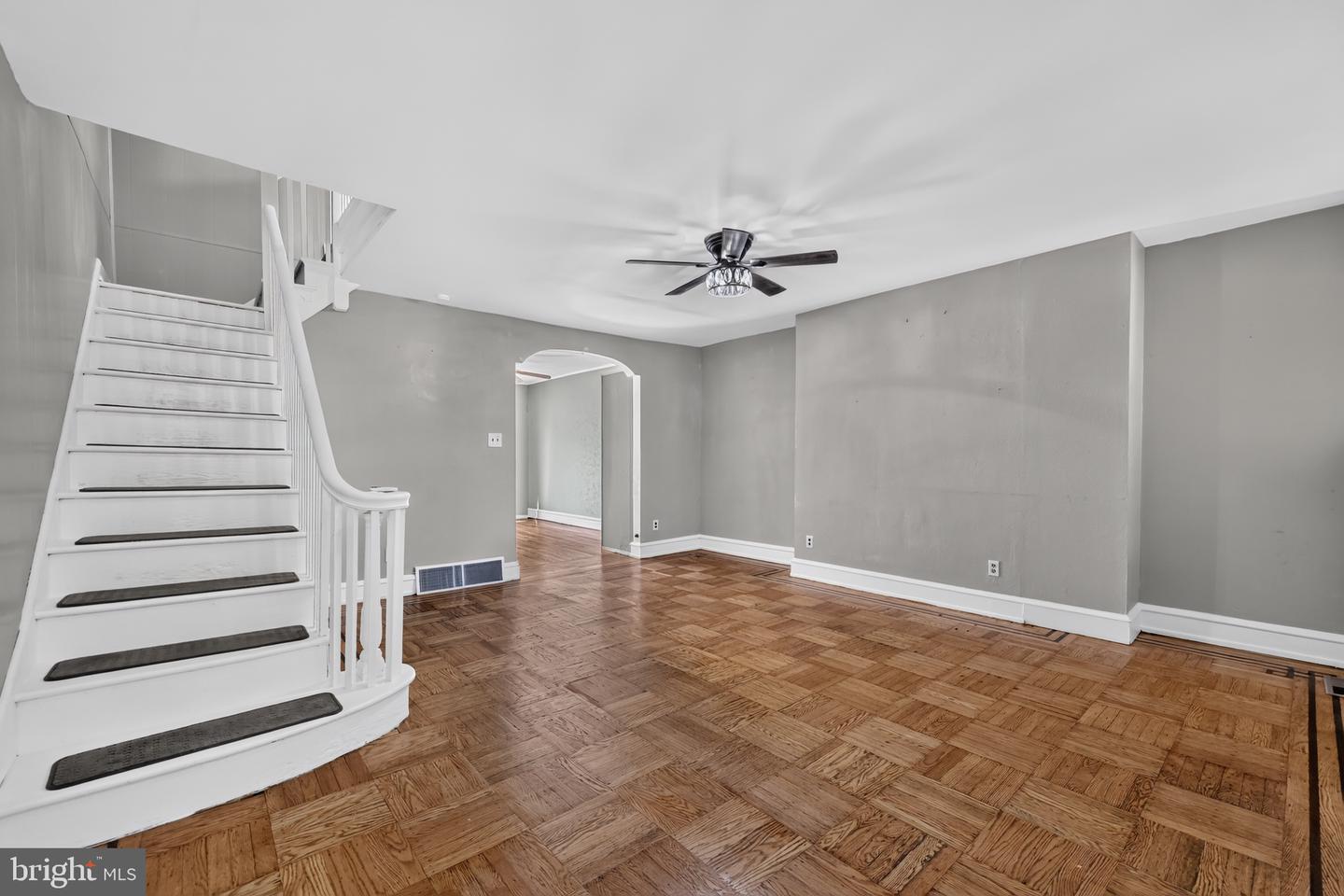 164 Blackburn Ave Property Photo 10