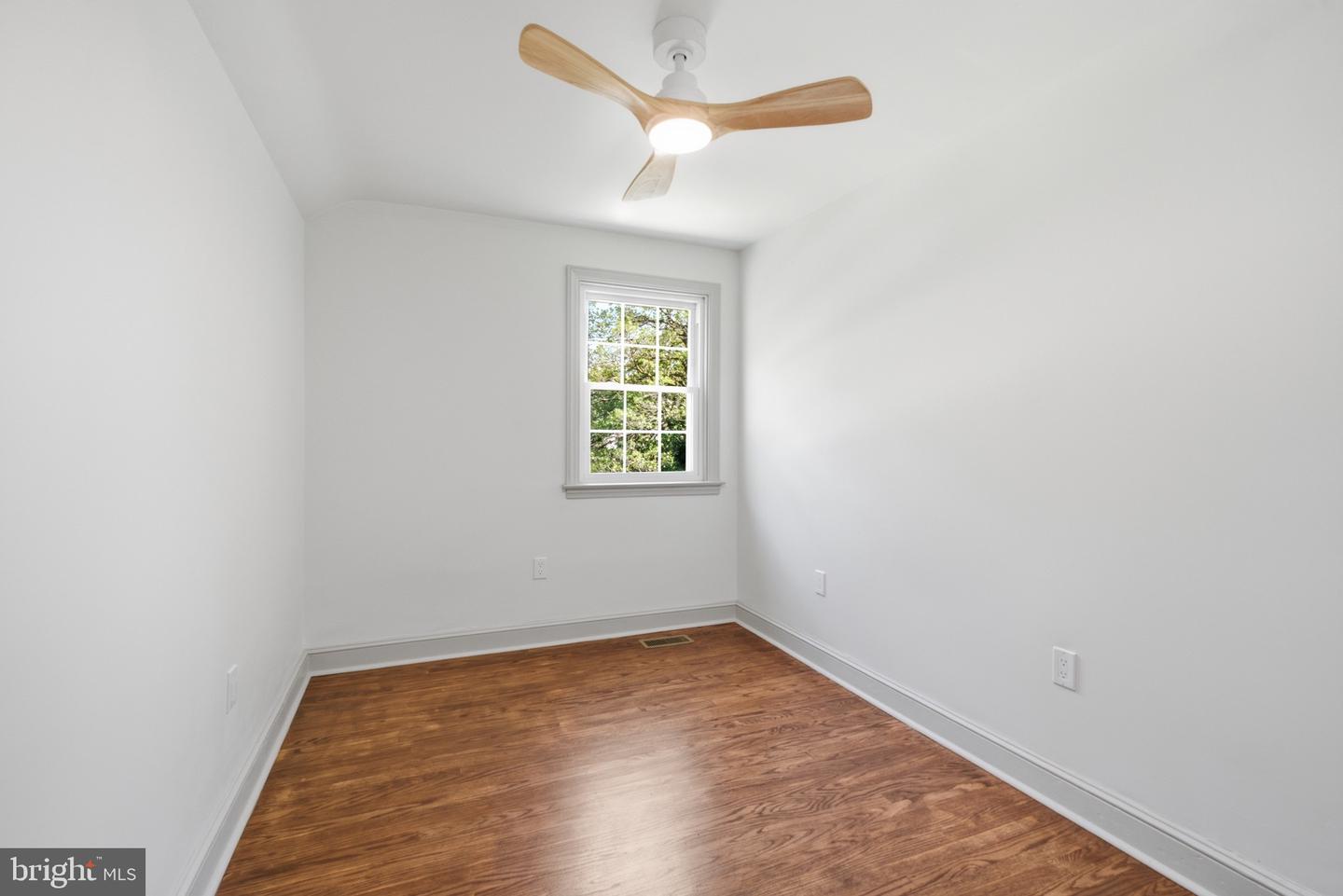 401 Twin Oaks Dr Property Photo 28