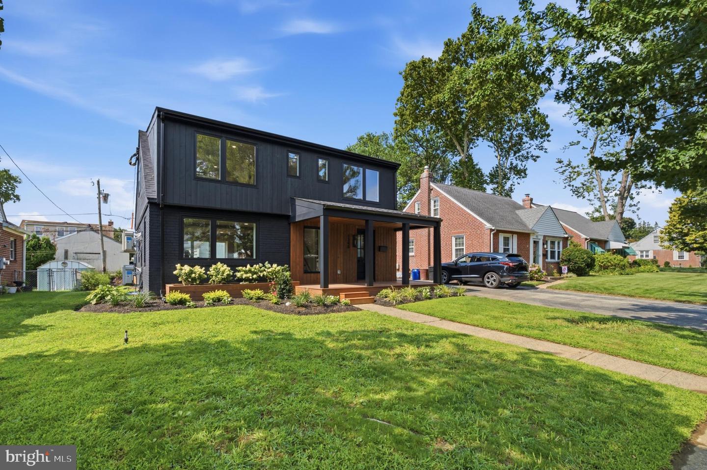 1348 Harrington Rd Property Photo 1