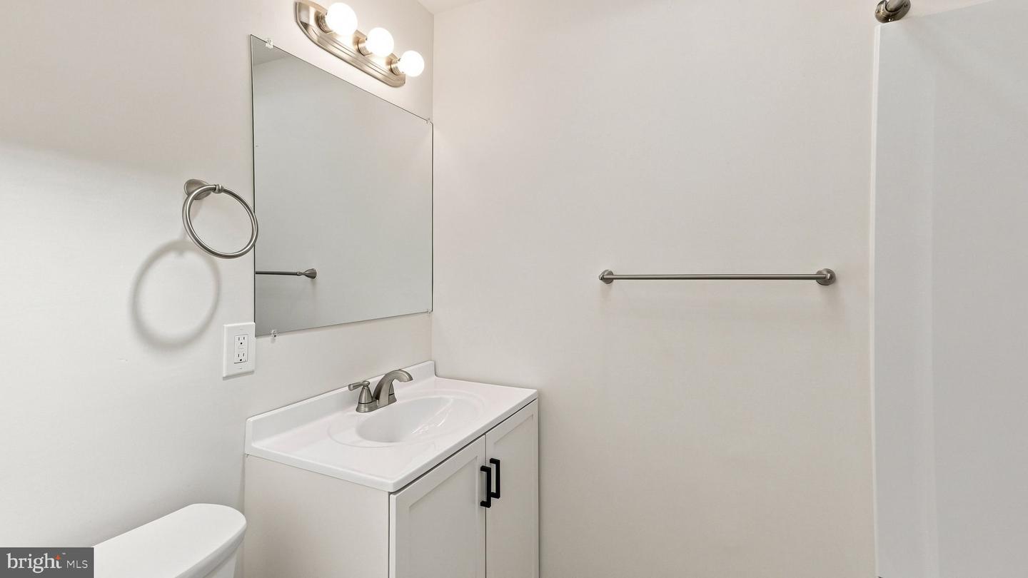2026 Heather Rd Property Photo 16